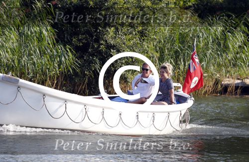 Nigtevecht 4 september 2013
Jort Kelder en Lauren Verster op hun sloep aan het varen op de vecht.
