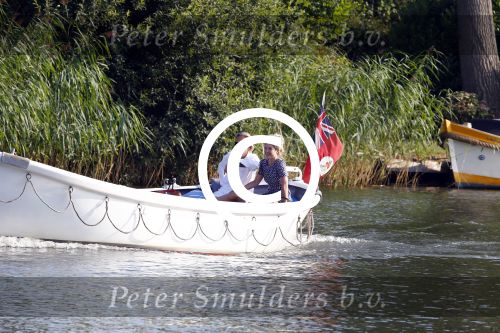 Nigtevecht 4 september 2013
Jort Kelder en Lauren Verster op hun sloep aan het varen op de vecht.
