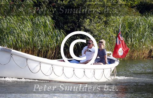 Nigtevecht 4 september 2013
Jort Kelder en Lauren Verster op hun sloep aan het varen op de vecht.