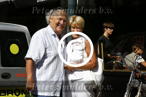 Amsterdam 26 augustus 2013
Jules en Puck Croiset verliefd en kussend op de cornelis schuytstraat.
Peter Smulders bv
