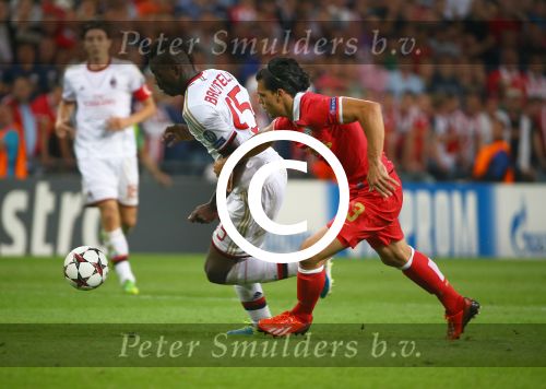 Eindhoven, 20 Augustus 2013
3e Voorronde CL PSV-AC Milan, eindstand 1-1
Karim Rekik samen met Mario Balotelli
Foto Peter Smulders BV