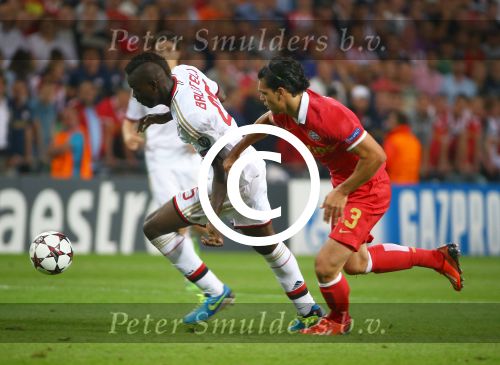 Eindhoven, 20 Augustus 2013
3e Voorronde CL PSV-AC Milan, eindstand 1-1
Karim Rekik samen met Mario Balotelli
Foto Peter Smulders BV