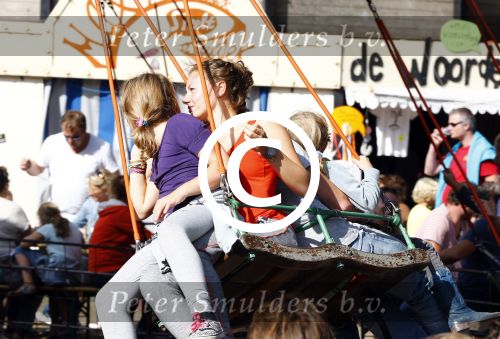 Amsterdam 18 augustus 2013
Kluun Raymond v d Klundert met zijn nieuwe vriendin op de parade.
Peter Smulders bv