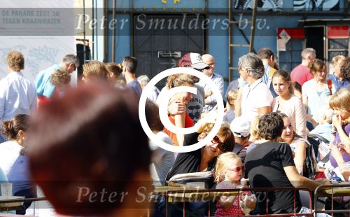 Amsterdam 18 augustus 2013
Kluun Raymond v d Klundert met zijn nieuwe vriendin op de parade.
Peter Smulders bv