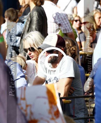 Amsterdam 18 augustus 2013
Kluun Raymond v d Klundert met zijn nieuwe vriendin op de parade.
Peter Smulders bv