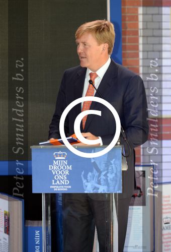 Apeldoorn 5 september 2013
Presentatie van het Droomboek aan Koning Willem Alexander en Koningin Maxima op paleis het Loo.
Foto Peter Smulders BV