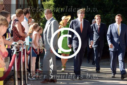 Apeldoorn 5 september 2013
Presentatie van het Droomboek aan Koning Willem Alexander en Koningin Maxima op paleis het Loo.
Foto Peter Smulders BV