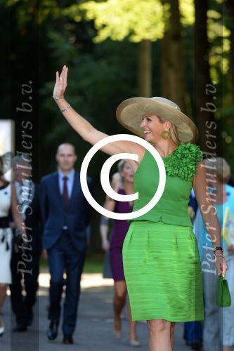 Apeldoorn 5 september 2013
Presentatie van het Droomboek aan Koning Willem Alexander en Koningin Maxima op paleis het Loo.
Foto Peter Smulders BV