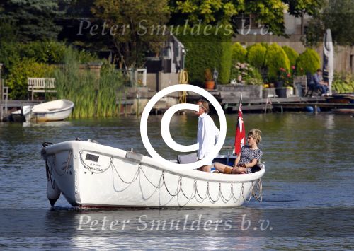 Nigtevecht 4 september 2013
Jort Kelder en Lauren Verster op hun sloep aan het varen op de vecht.