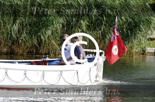 Nigtevecht 4 september 2013
Jort Kelder en Lauren Verster op hun sloep aan het varen op de vecht.