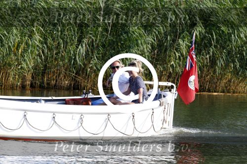 Nigtevecht 4 september 2013
Jort Kelder en Lauren Verster op hun sloep aan het varen op de vecht.
