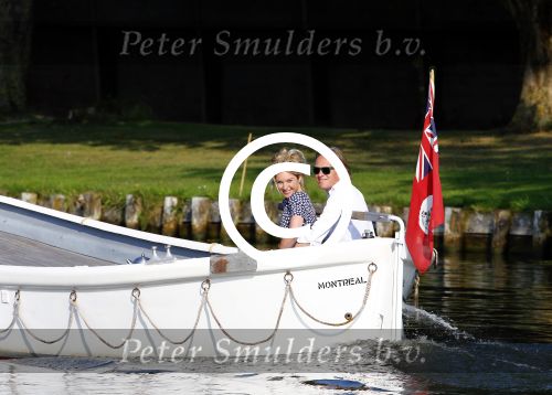 Nigtevecht 4 september 2013
Jort Kelder en Lauren Verster op hun sloep aan het varen op de vecht.