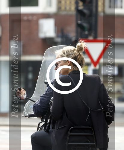 Amsterdam 21 augustus 2013
Lieke v Lexmond samen met haar manager Frank Wisse op vespa scooter.
Peter Smulders bv