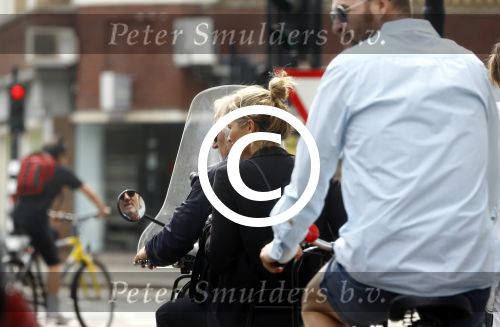 Amsterdam 21 augustus 2013
Lieke v Lexmond samen met haar manager Frank Wisse op vespa scooter.
Peter Smulders bv