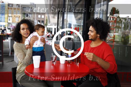 Amsterdam 8 september 2013
Lloyd Lorenz meats his sister for the first time in his life in Amsterdam
Love Daddy
Foto Peter Smulders BV
