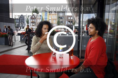Amsterdam 8 september 2013
Lloyd Lorenz meats his sister for the first time in his life in Amsterdam
Love Daddy
Foto Peter Smulders BV