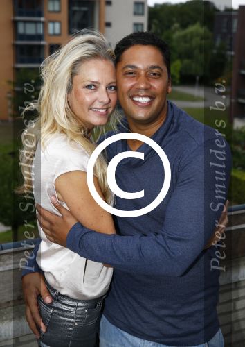 Amsterdam 1 september 2013
Ruud Gullit viert zijn 51e verjaardag thuis met zijn moeder zijn vriendin Maggie Jiminez en zijn kinderen Felicity Jermaine Joelle en Maxim