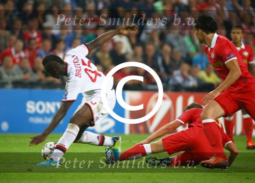 Eindhoven, 20 Augustus 2013
3e Voorronde CL PSV-AC Milan, eindstand 1-1
Mario Balotelli in duel met Stijn Schaars
Foto Peter Smulders BV