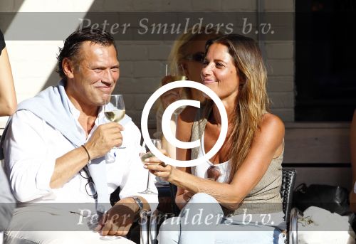 Amsterdam 20 augustus 2013
Mariska Hulscher met haar nieuwe vriend Toon Boorsma op terras.