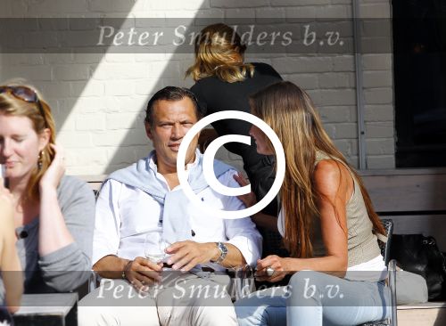 Amsterdam 20 augustus 2013
Mariska Hulscher met haar nieuwe vriend Toon Boorsma op terras.
