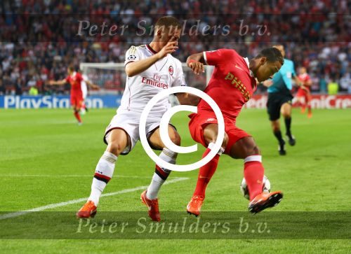 Eindhoven, 20 Augustus 2013
3e Voorronde CL PSV-AC Milan, eindstand 1-1
Memphis Depay in duel met Ignazio Abate
Foto Peter Smulders BV