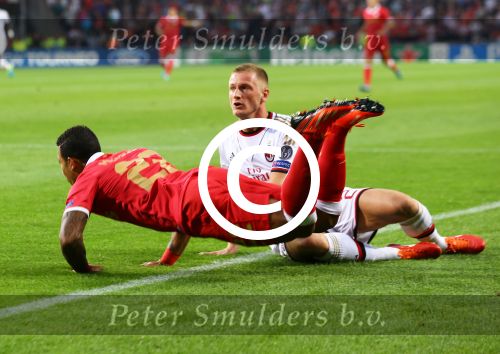 Eindhoven, 20 Augustus 2013
3e Voorronde CL PSV-AC Milan, eindstand 1-1
Memphis Depay in duel met Ignazio Abate
Foto Peter Smulders BV
