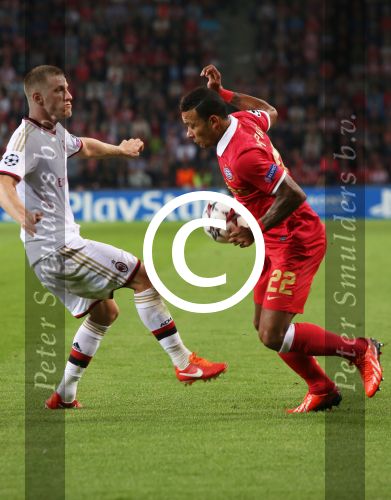 Eindhoven, 20 Augustus 2013
3e Voorronde CL PSV-AC Milan, eindstand 1-1
Memphis Depay in duel met Ignazio Abate
Foto Peter Smulders BV