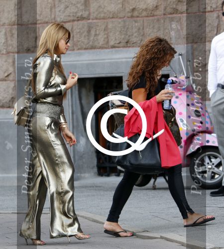 Amsterdam 14 augustus 2013
Olcay Gulsen loopt het conservatorium hotel binnen.
Peter Smulders bv