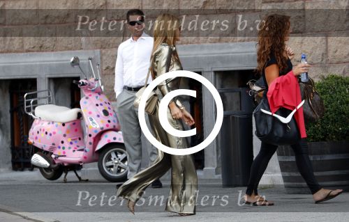 Amsterdam 14 augustus 2013
Olcay Gulsen loopt het conservatorium hotel binnen.
Peter Smulders bv