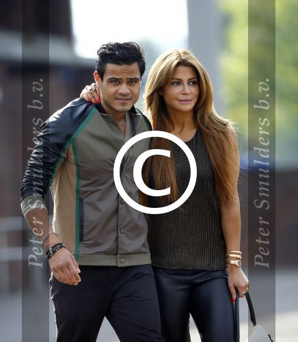 Amsterdam 18 augustus 2013
Olcay Gulsen met nieuwe vriend Frans Ghazi in Amsterdam zuid.
Peter Smulders bv