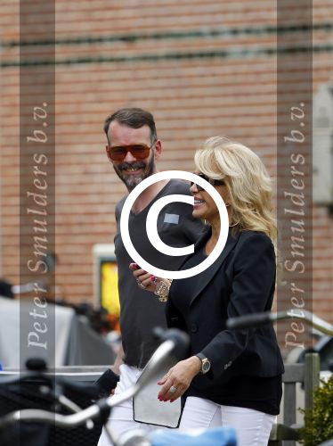 Amsterdam 21 augustus 2013
Patricia Paay met een kennis op terras.
Peter Smulders bv