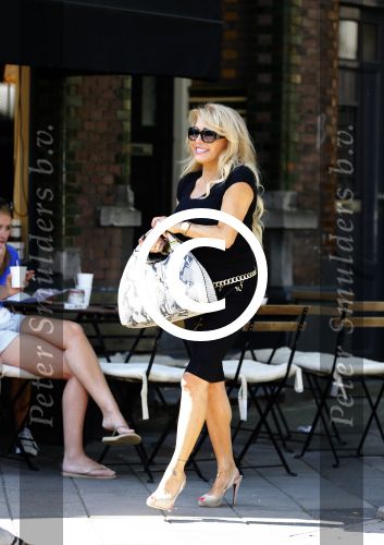Amsterdam 26 augustus 2013
Patricia Paay doet boodschappen.
Peter Smulders bv