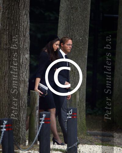 Lage Vuursche 16 augustus 2013
Begrafenis Prins Friso bij de stulpkerk in Lage Vuursche. De hele koninklijke familie was Aanwezig. Prins Jaime met verloofde
Peter Smulders bv