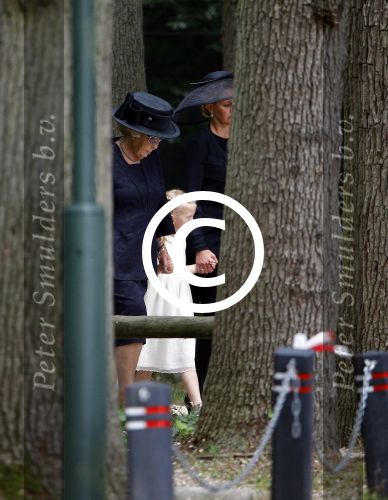 Lage Vuursche 16 augustus 2013
Begrafenis Prins Friso bij de stulpkerk in Lage Vuursche. De hele koninklijke familie was Aanwezig. Prinses Mabelmet dochters en Prinses Beatrix
Peter Smulders bv