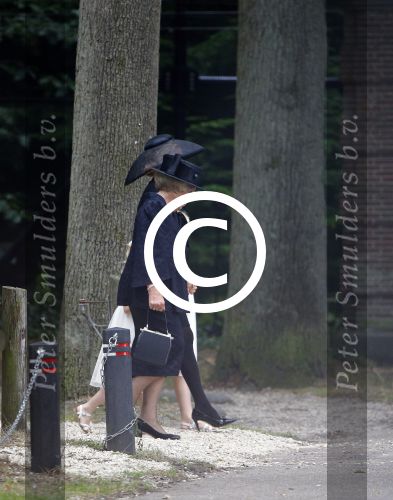 Lage Vuursche 16 augustus 2013
Begrafenis Prins Friso bij de stulpkerk in Lage Vuursche. De hele koninklijke familie was Aanwezig. Prinses Mabelmet dochters en Prinses Beatrix
Peter Smulders bv