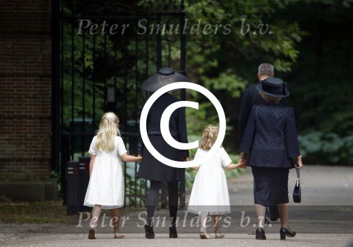Lage Vuursche 16 augustus 2013
Begrafenis Prins Friso bij de stulpkerk in Lage Vuursche. De hele koninklijke familie was Aanwezig. Prinses Mabelmet dochters en Prinses Beatrix
Peter Smulders bv