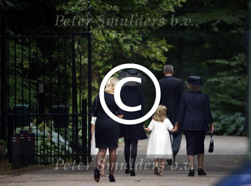 Lage Vuursche 16 augustus 2013
Begrafenis Prins Friso bij de stulpkerk in Lage Vuursche. De hele koninklijke familie was Aanwezig. Prinses Mabelmet dochters en Prinses Beatrix
Peter Smulders bv