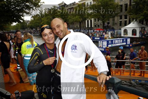 Amsterdam 8 september 2013
Amsterdam city swim door de grachten met diverse bn ers.
ralph de Vries met zijn broer en met zijn vrouw Carlijn
