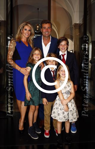 Amsterdam 5 september 2013
Opening nieuwe eyeworks pand met Reinout en Danielle Oerlemans (met kinderen) en burgemeester Eberhard v d Laan