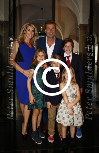 Amsterdam 5 september 2013
Opening nieuwe eyeworks pand met Reinout en Danielle Oerlemans (met kinderen) en burgemeester Eberhard v d Laan