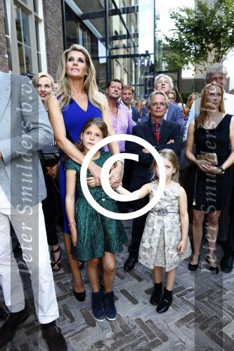 Amsterdam 5 september 2013
Opening nieuwe eyeworks pand met Reinout en Danielle Oerlemans (met kinderen) en burgemeester Eberhard v d Laan