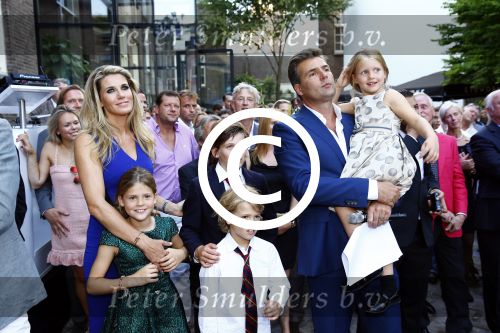 Amsterdam 5 september 2013
Opening nieuwe eyeworks pand met Reinout en Danielle Oerlemans (met kinderen) en burgemeester Eberhard v d Laan