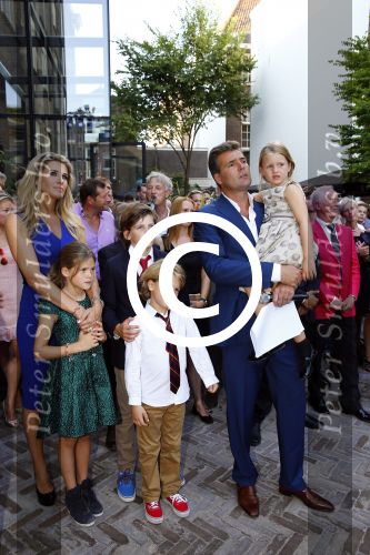 Amsterdam 5 september 2013
Opening nieuwe eyeworks pand met Reinout en Danielle Oerlemans (met kinderen) en burgemeester Eberhard v d Laan