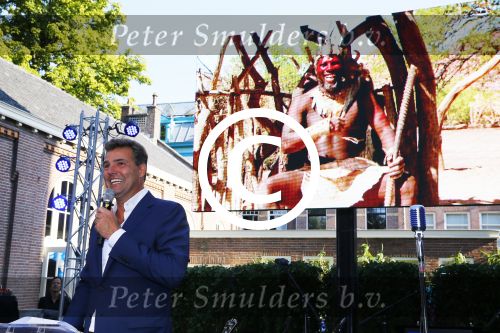 Amsterdam 5 september 2013
Opening nieuwe eyeworks pand met Reinout en Danielle Oerlemans (met kinderen) en burgemeester Eberhard v d Laan