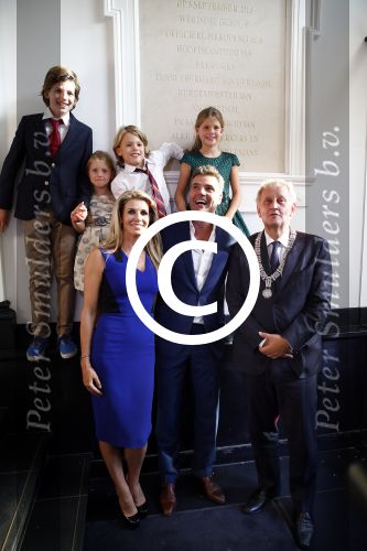 Amsterdam 5 september 2013
Opening nieuwe eyeworks pand met Reinout en Danielle Oerlemans (met kinderen) en burgemeester Eberhard v d Laan