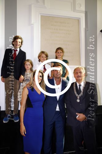 Amsterdam 5 september 2013
Opening nieuwe eyeworks pand met Reinout en Danielle Oerlemans (met kinderen) en burgemeester Eberhard v d Laan