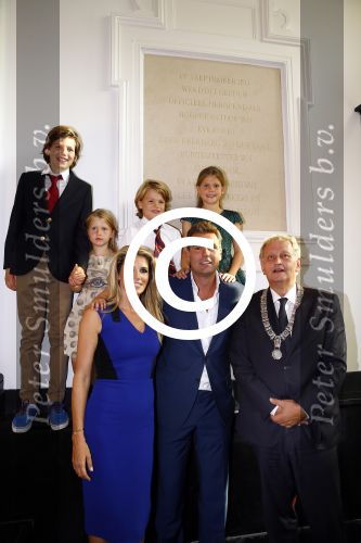 Amsterdam 5 september 2013
Opening nieuwe eyeworks pand met Reinout en Danielle Oerlemans (met kinderen) en burgemeester Eberhard v d Laan