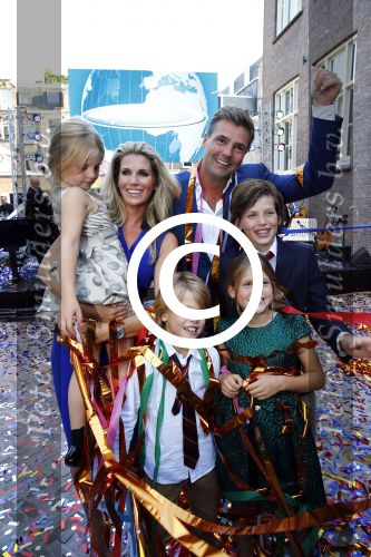 Amsterdam 5 september 2013
Opening nieuwe eyeworks pand met Reinout en Danielle Oerlemans (met kinderen) en burgemeester Eberhard v d Laan