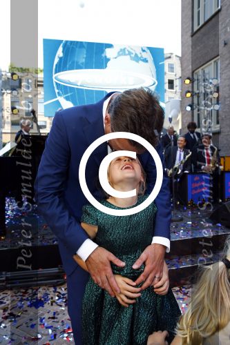 Amsterdam 5 september 2013
Opening nieuwe eyeworks pand met Reinout en Danielle Oerlemans (met kinderen) en burgemeester Eberhard v d Laan
