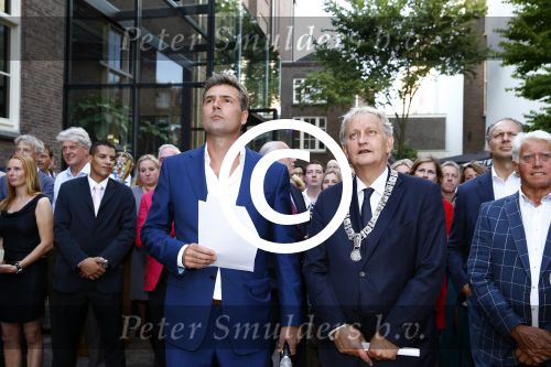 Amsterdam 5 september 2013
Opening nieuwe eyeworks pand met Reinout en Danielle Oerlemans (met kinderen) en burgemeester Eberhard v d Laan